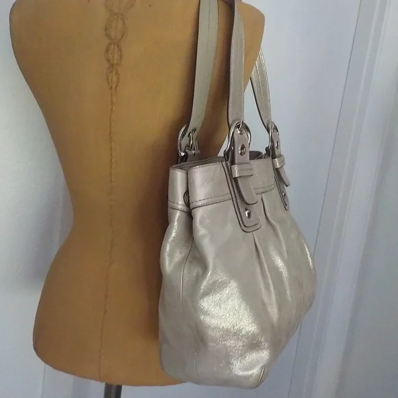 FINAL Coach Metallic Leather Shoulder Bag & Dust Cover Bag - Picture 3 of 16